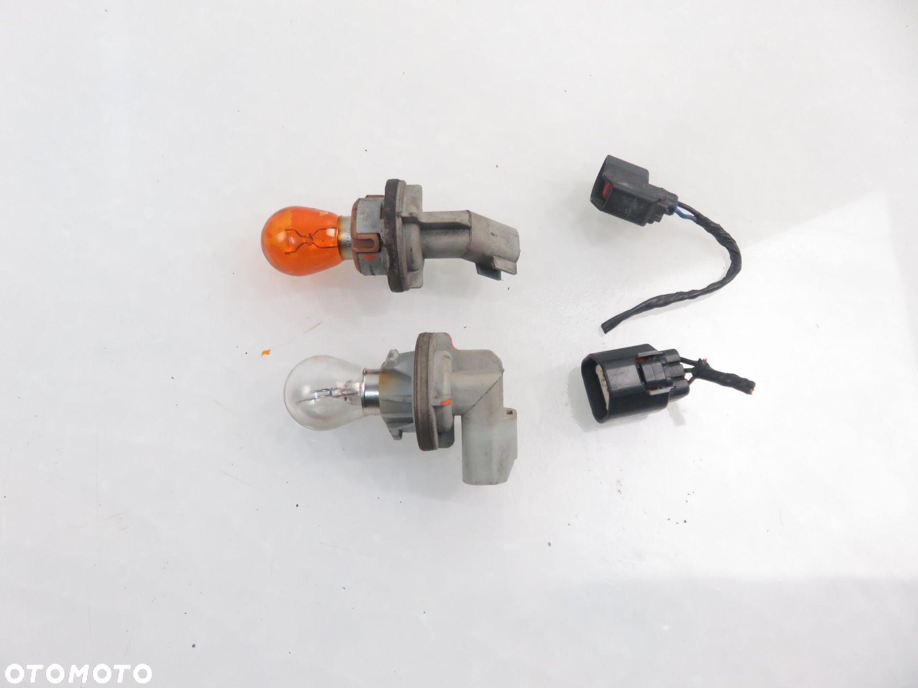 WKŁAD LAMPY PRAWY TYŁ FORD FOCUS MK2 II XS4113K370CD 4M5A13K370BA - 2