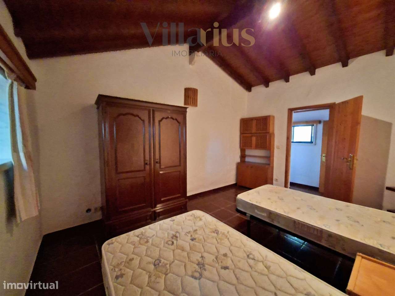 Moradia Térrea com Terreno Extenso a 3 min de Alverangel-18