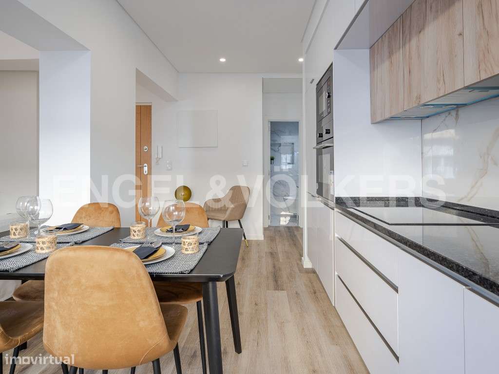 T2 com varanda em total renovação em S.Domingos de Benfica - Grande imagem: 4/13