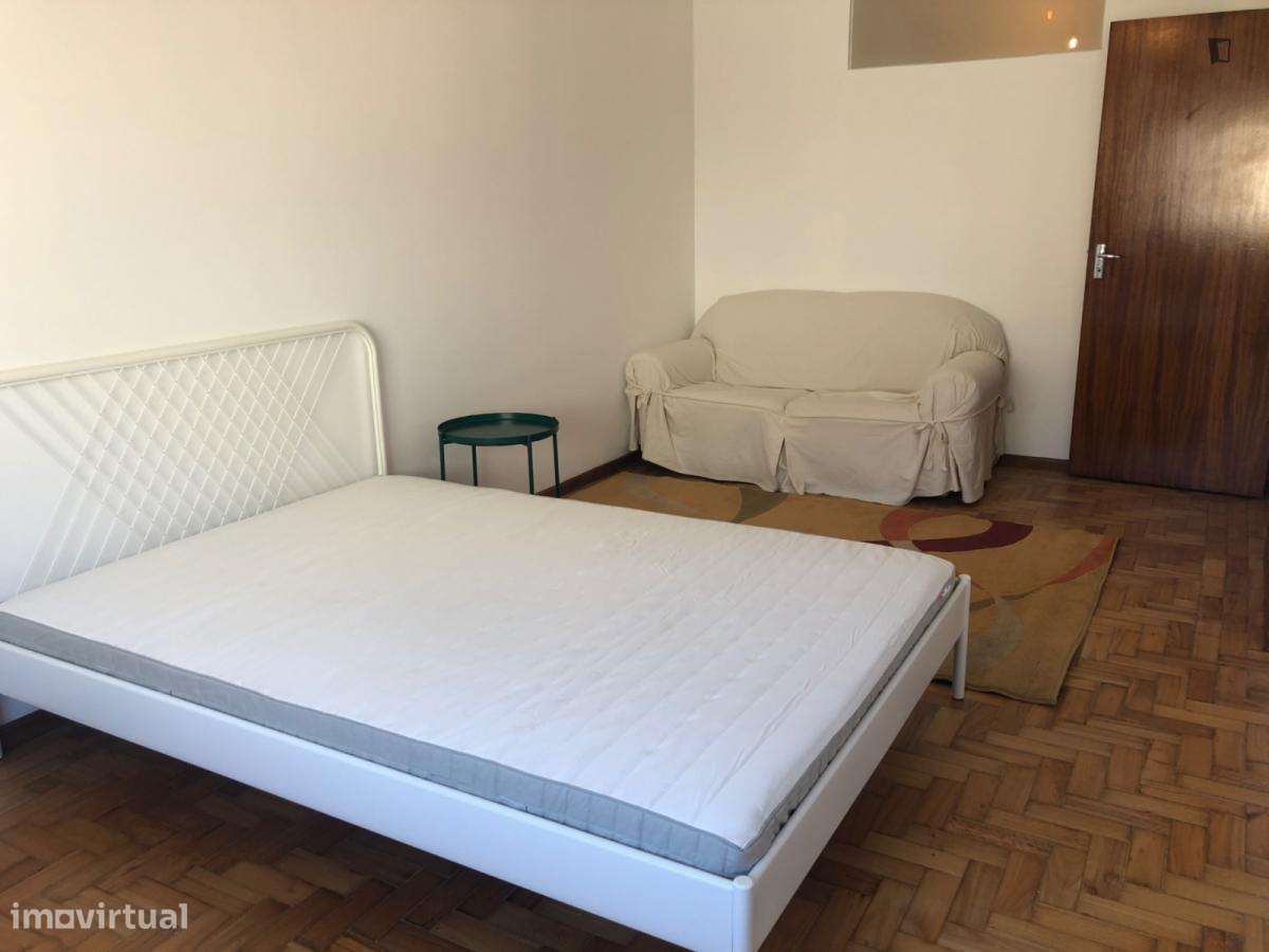 Quarto - localizado em Sé de Braga e São Lázaro Braga - Grande imagem: 4/10