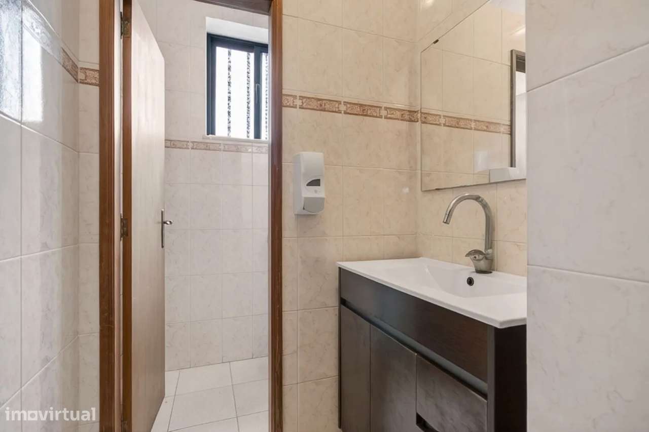 Armazém / Edifício Industrial com 1.800 m² | Avintes – Frente à N222 - Grande imagem: 5/25