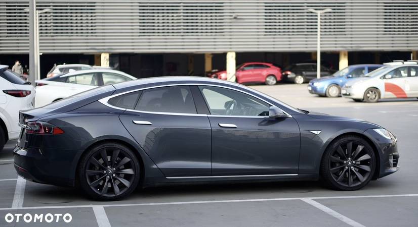 Tesla Model S 90D Allradantrieb - 11