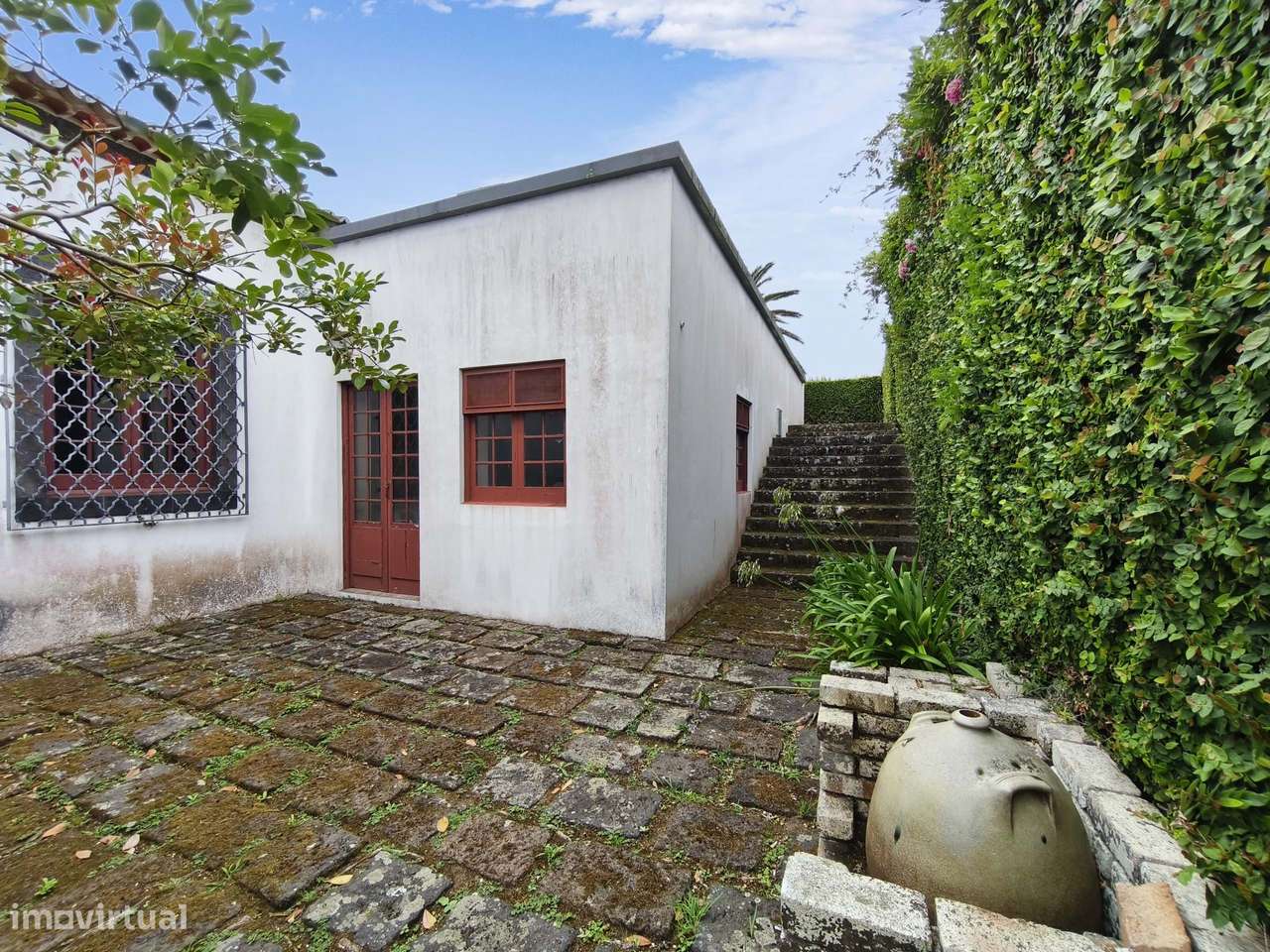 Solar Centenário de Encanto Histórico com Vista Inigualável na Ilha de-14