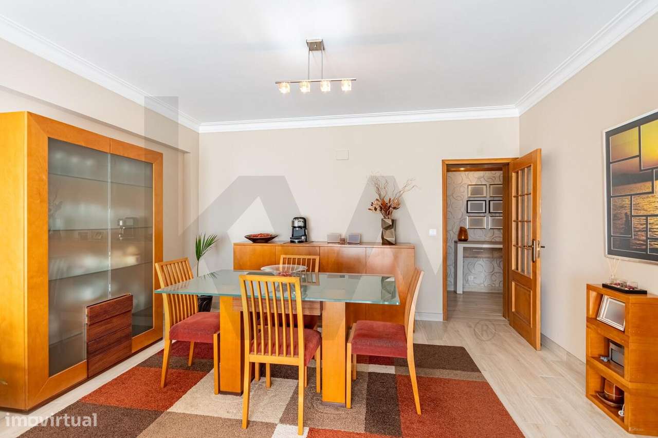 EXCELENTE T3 | PARCIALMENTE RENOVADO | QUINTA GRANDE - Av. dos Moinhos-23