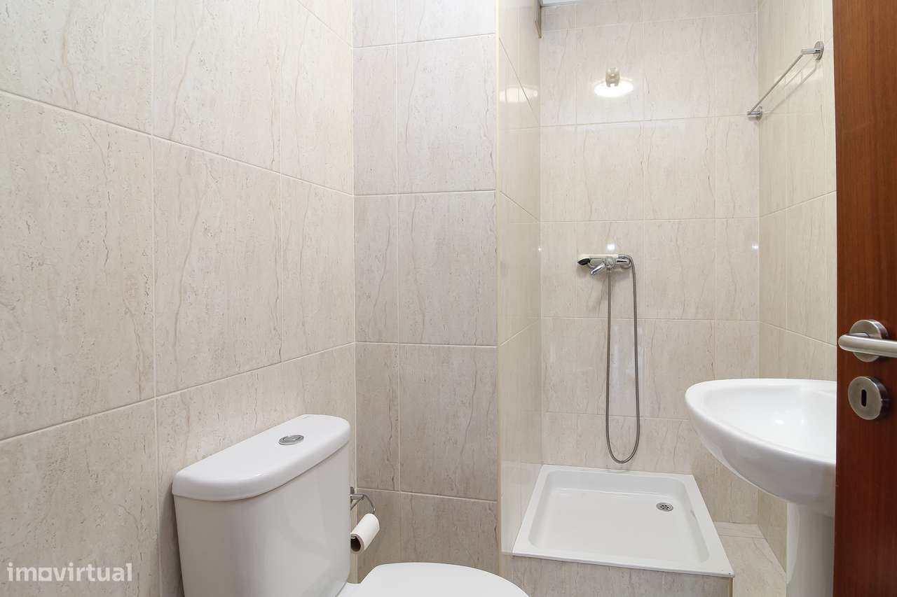 T2 Mobilado e Equipado Centro de Paredes-11