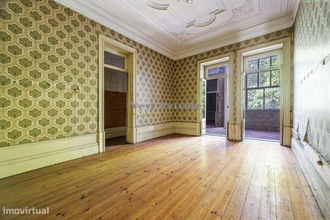 Prédio à venda na Rua de Álvares Cabral-0