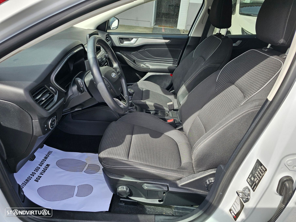 Ford Focus 1.0 EcoBoost Hybrid TITANIUM - 5