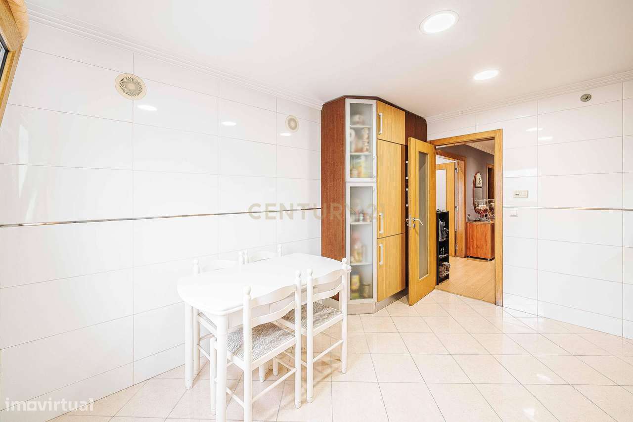 T2 em Caneças com Terraço,  logradouro  e 2 Parqueamentos-9