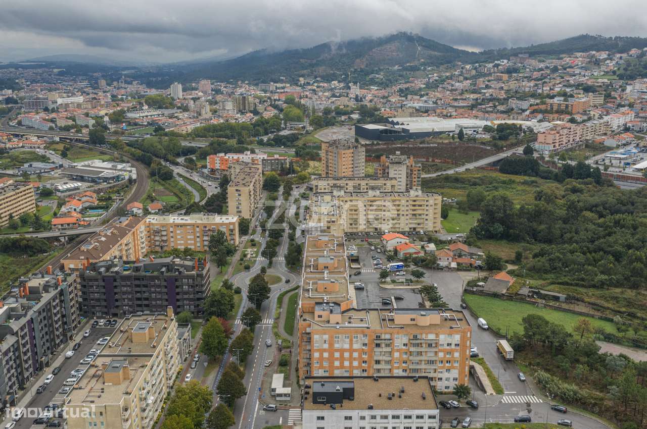 Apartamento T3 com varandas, em Valongo-26