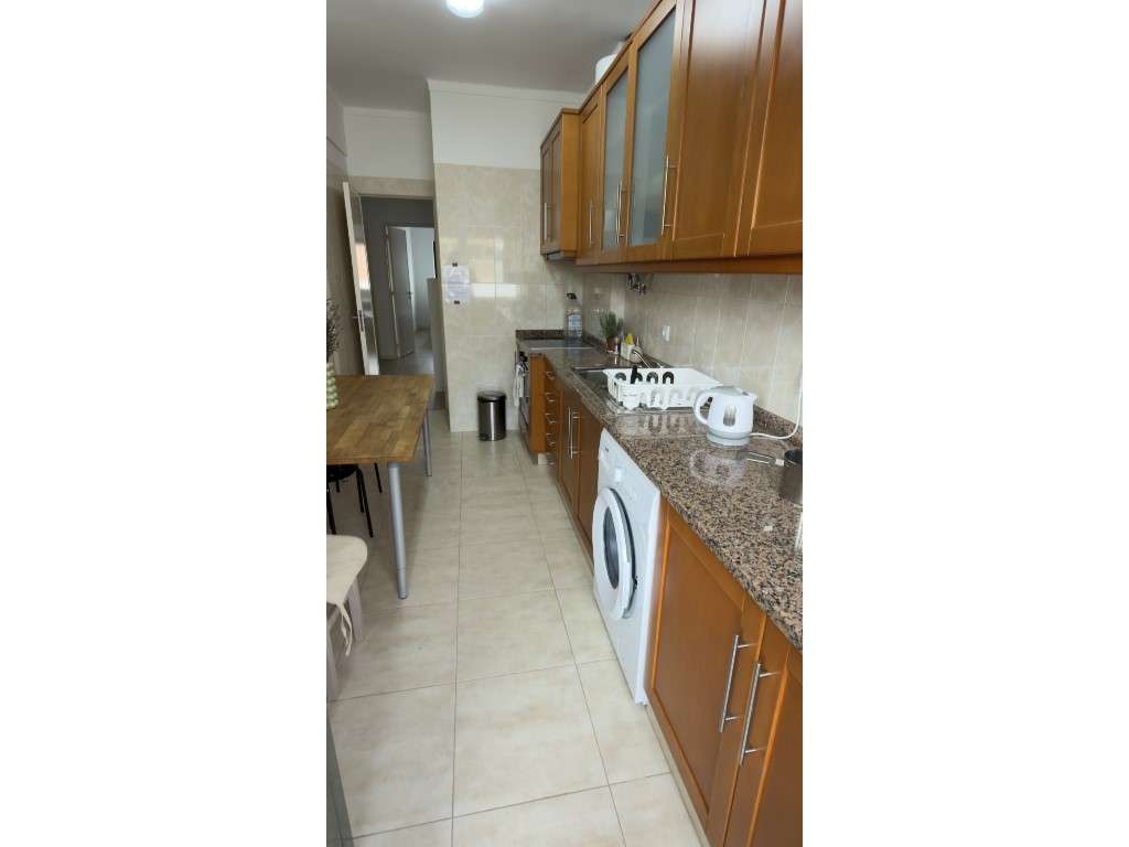 T2 totalmente equipado e mobilado em Amadora - Estação - Grande imagem: 3/17