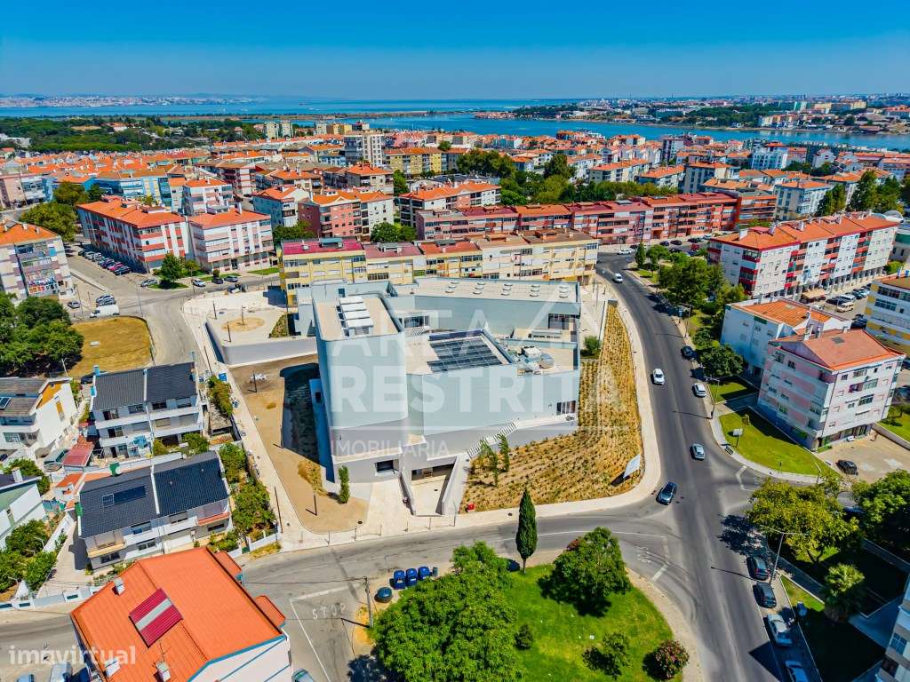 Excelente Apartamento T2 nas Paivas - Ótimo Potencial e Localização...-54