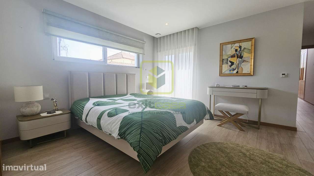 Moradia de Luxo a 5 Minutos da Praia da Barra-26