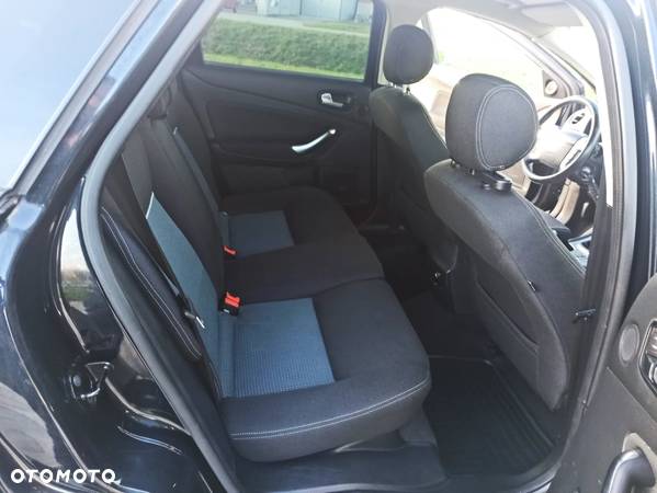 Ford Mondeo Turnier 2.0 TDCi Ambiente - 32