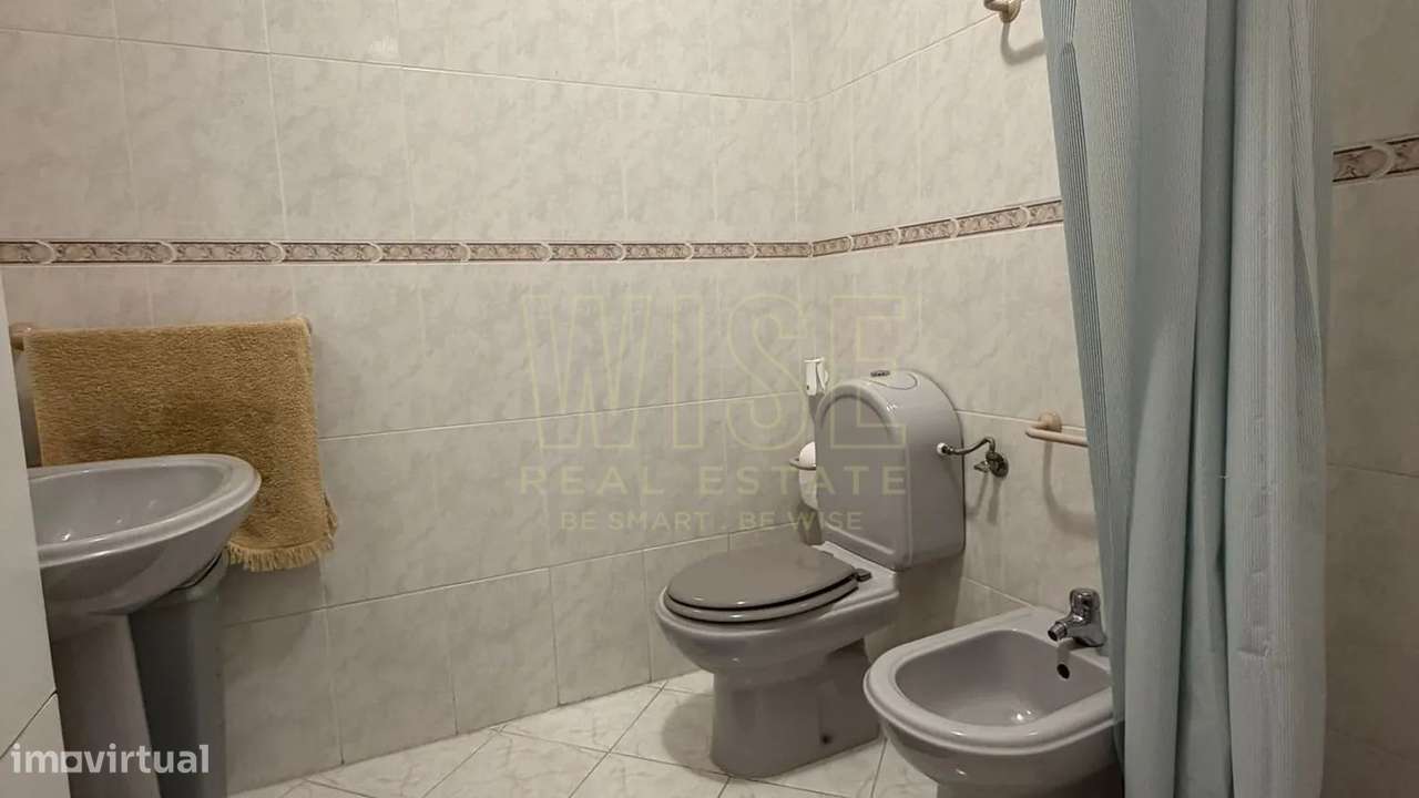 Apartamento T3 com  Garagem e Arrumo no Centro da Lousã-13