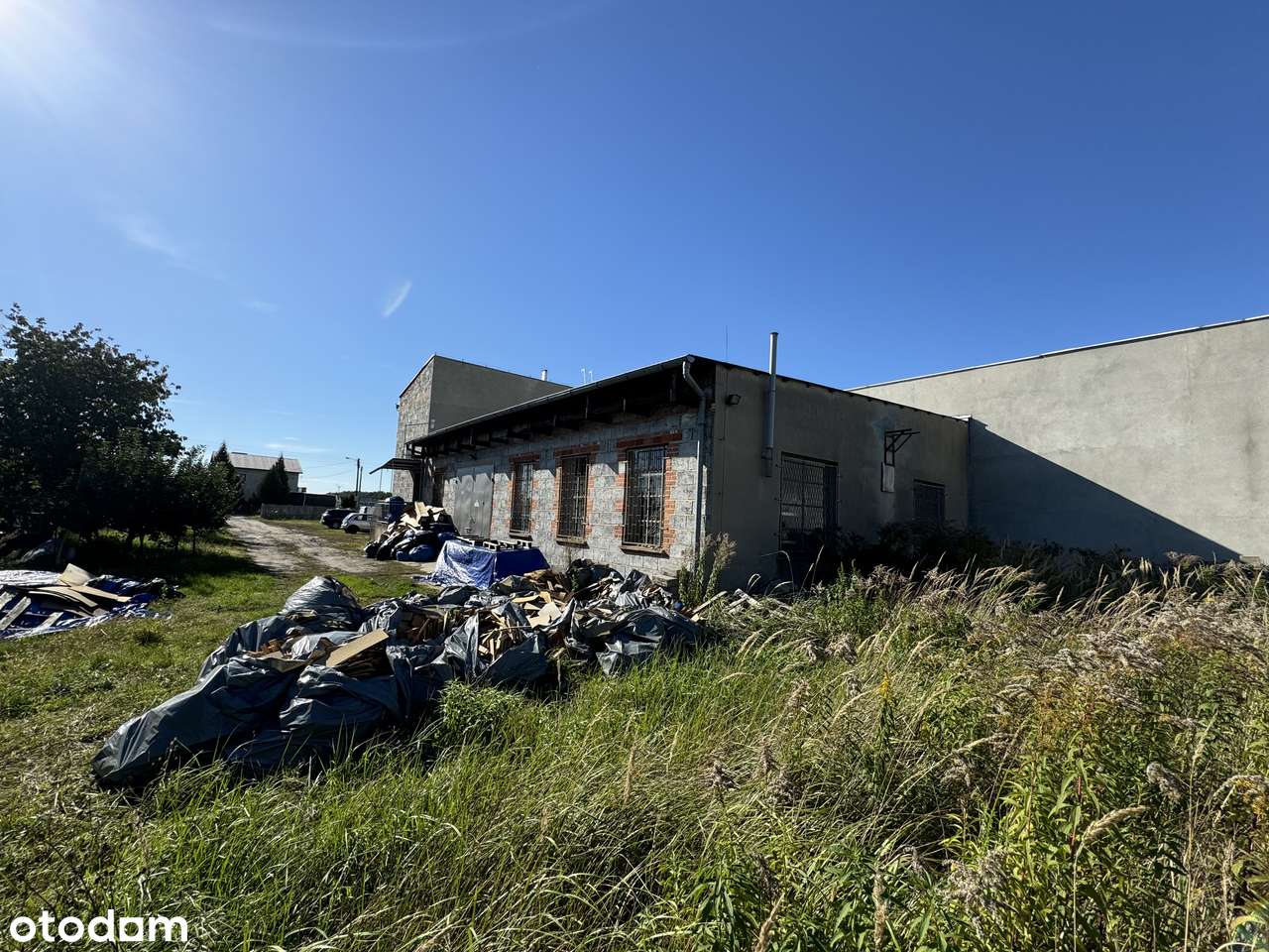 Barnów - hala magazynowo-produkcyjna plus biuro i duży teren-11