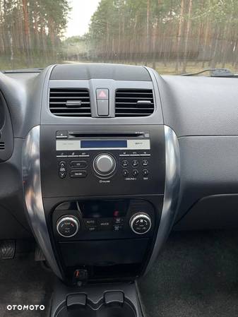 Suzuki SX4 1.6 Comfort - 12