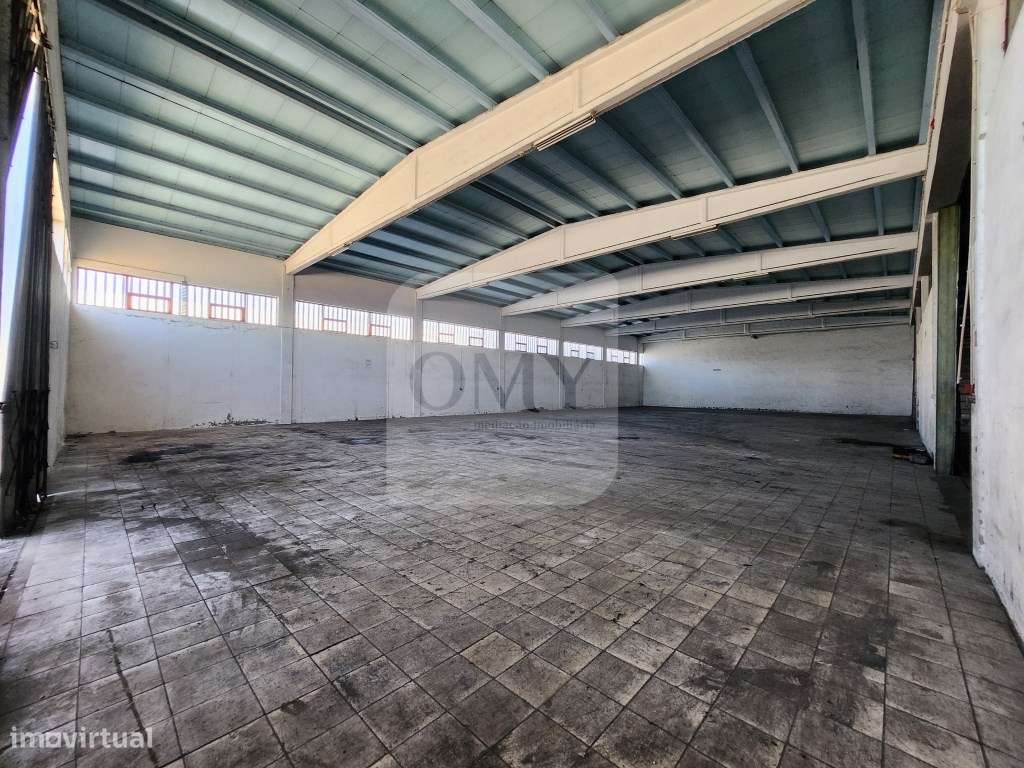RESERVADO, Armazém na Zona Industrial de Constantim em Vila Real - Grande imagem: 2/18