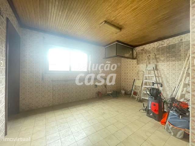 Moradia Isolada T4 para REMODELAR, com 2860m2 de Terreno!-24