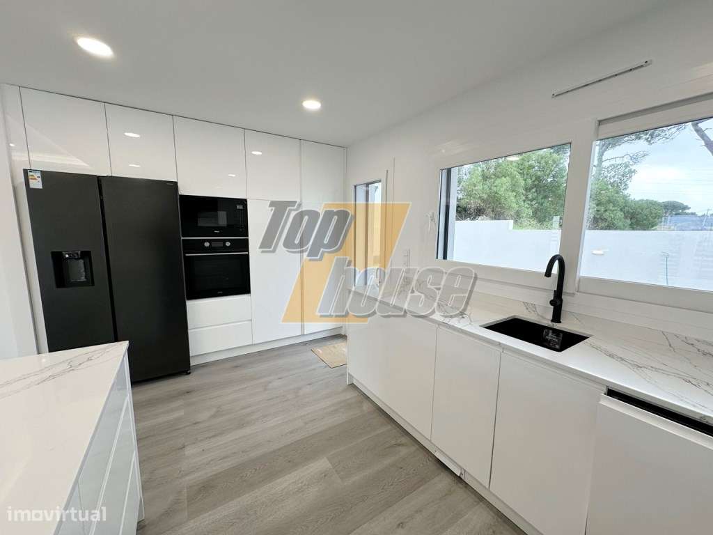 Moradia Isolada T4 Sobreda-7