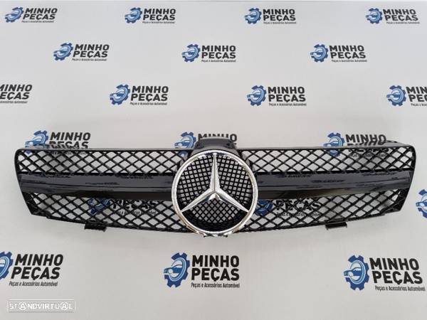 Grelha Frontal Mercedes CLS (W219) - 1