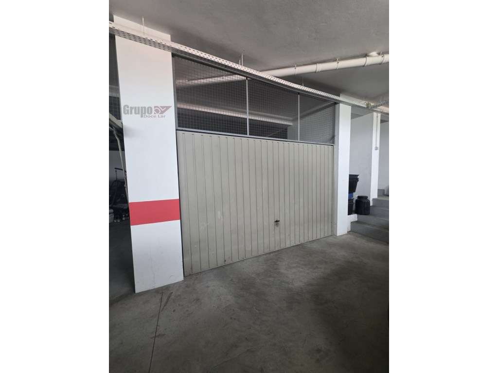 Moderno Apart. T2 com Garagem Box, Varanda Panorâmica e Lareira em ...-25
