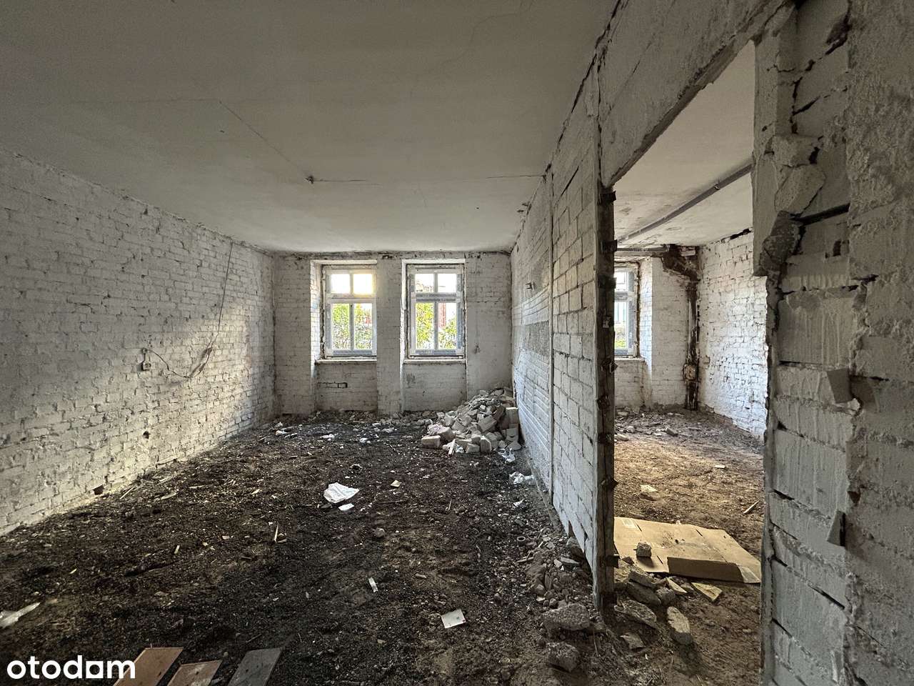 MEGA OKAZJA ! Lokal 50m2 do remontu z potencjałem-2