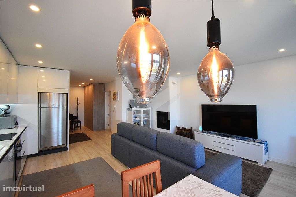Apartamento T3 | 1ª Linha de Mar | Árvore-11