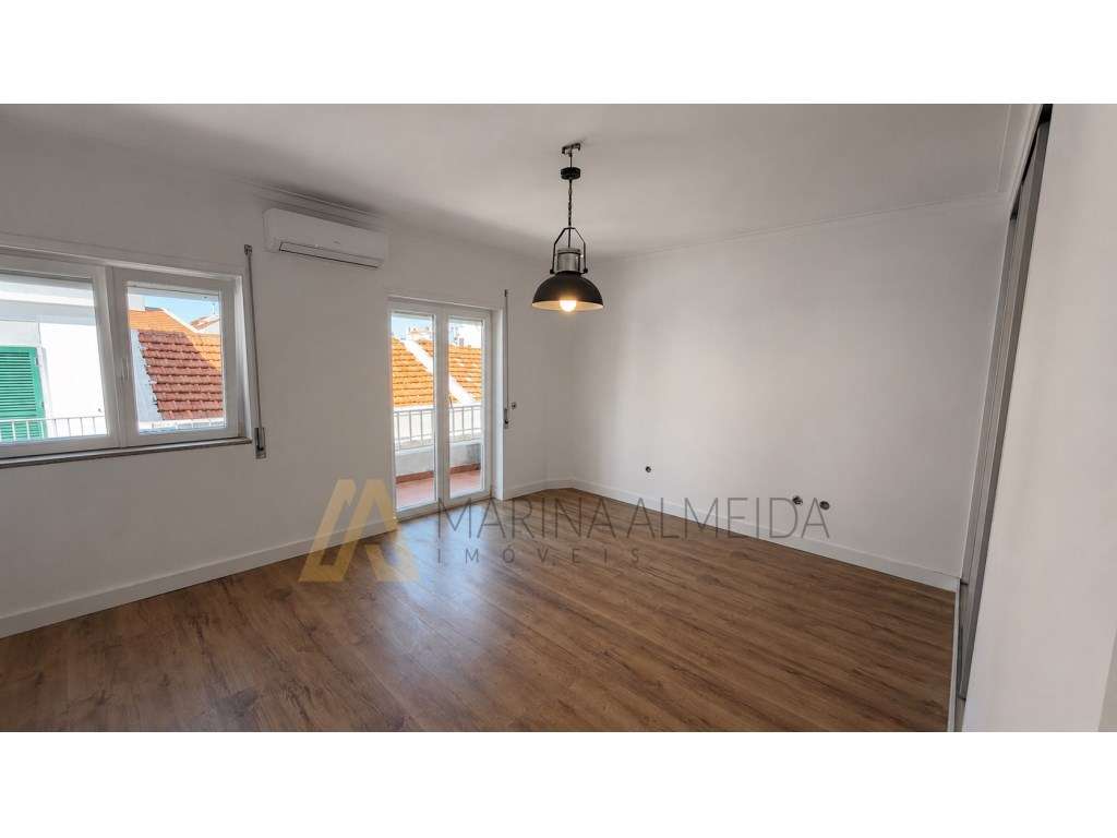 Moradia t4 com 2 pisos ( 5 assoalhadas), com 228m2, Piscina aquecid...-22