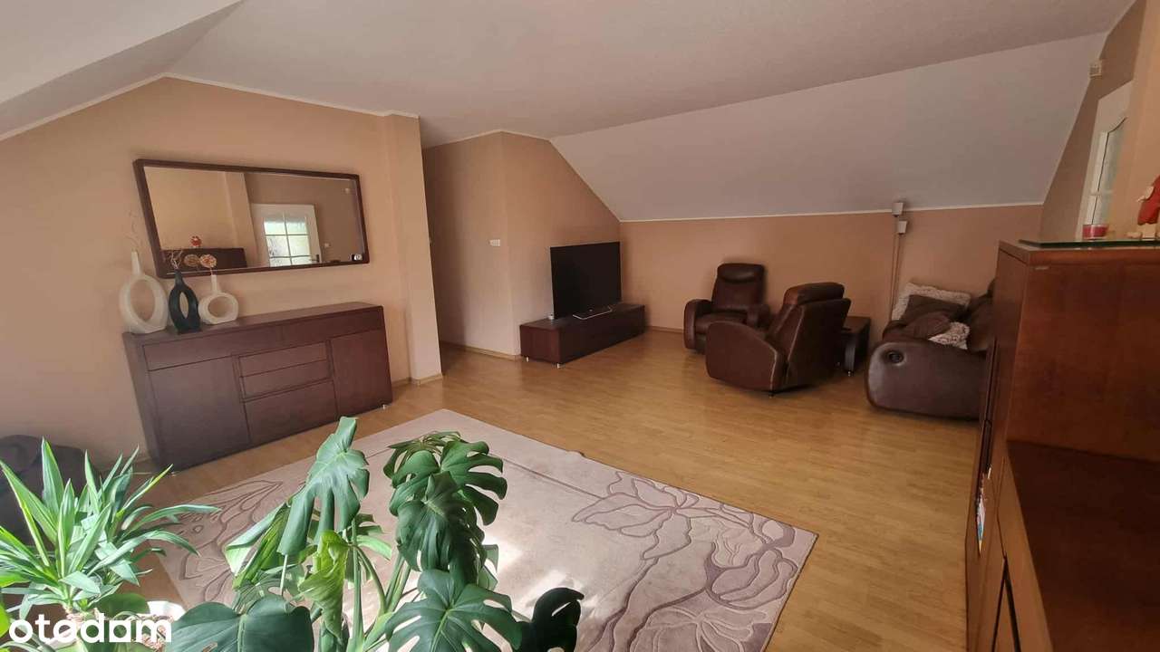 Zadbany dom w Cieszynie w dzielnicy Mnisztwo.-12