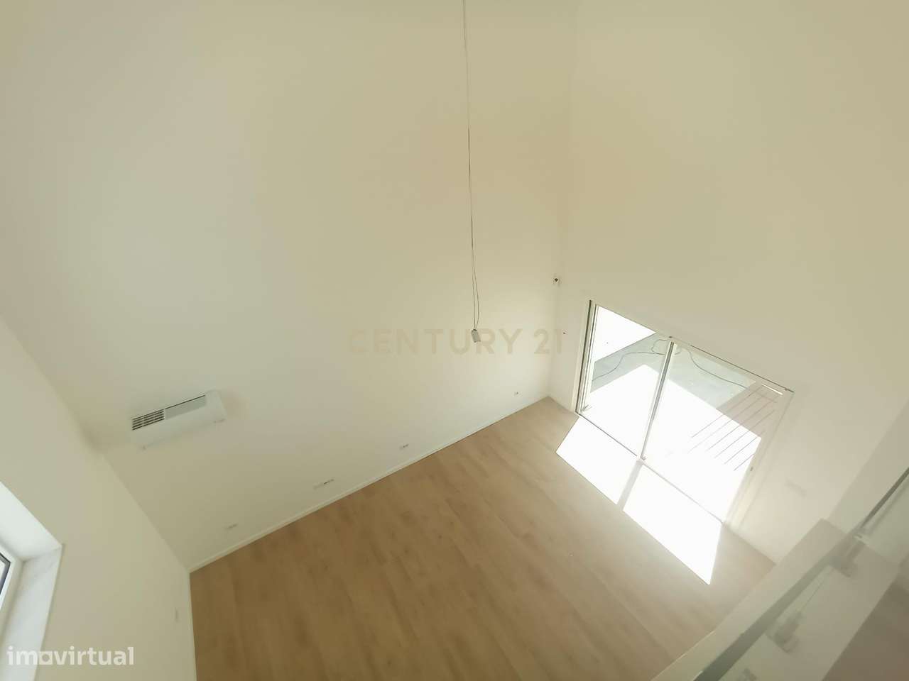 Moradia geminada no centro da Costa da Caparica-13