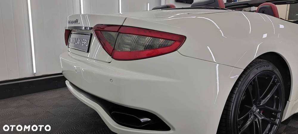 Maserati GranCabrio - 12