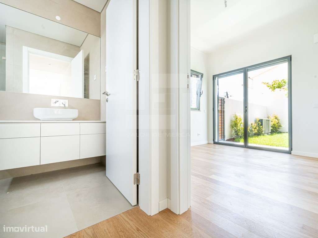 Moradia T4 unifamiliar, moderna, com piscina e estacionamento, Bice...-20