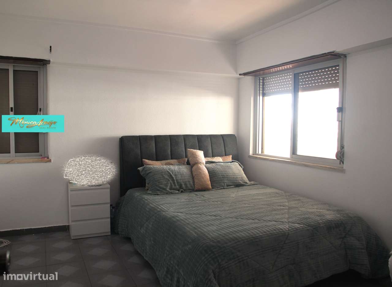 Iluminado apartamento T4, com vista panorâmica em Rio de Mouro - Grande imagem: 4/17