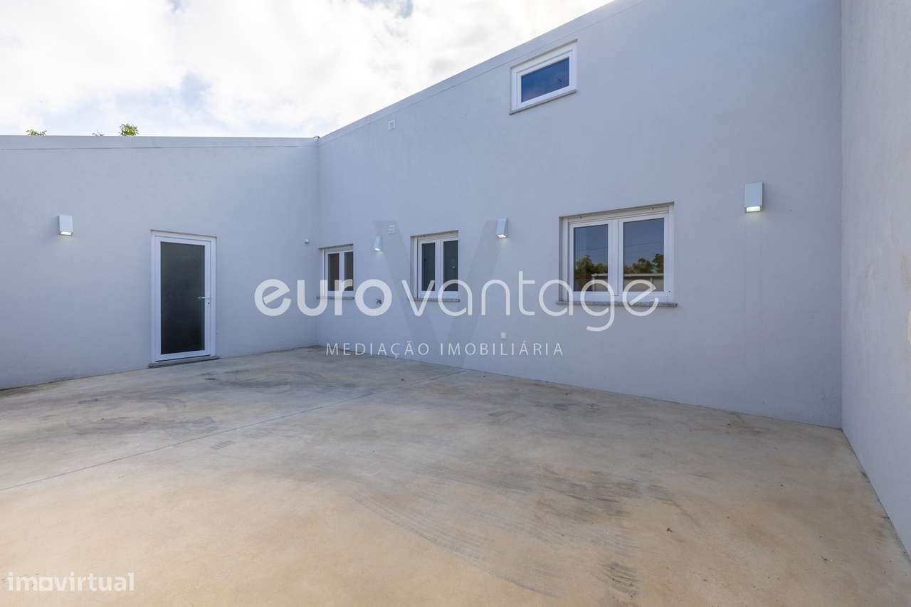 Moradia T2 totalmente remodelada, na Maceira-31