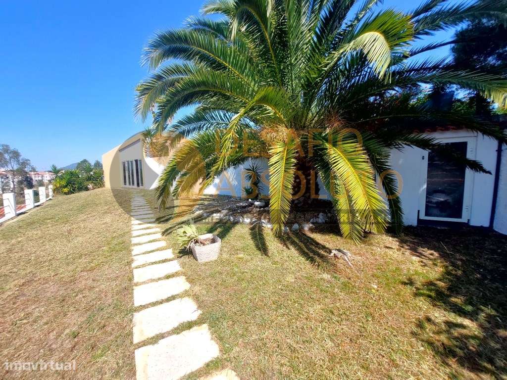 Moradia em Banda T4 c/ Piscina e Garagem. Quinta da Serralheira - S...-39