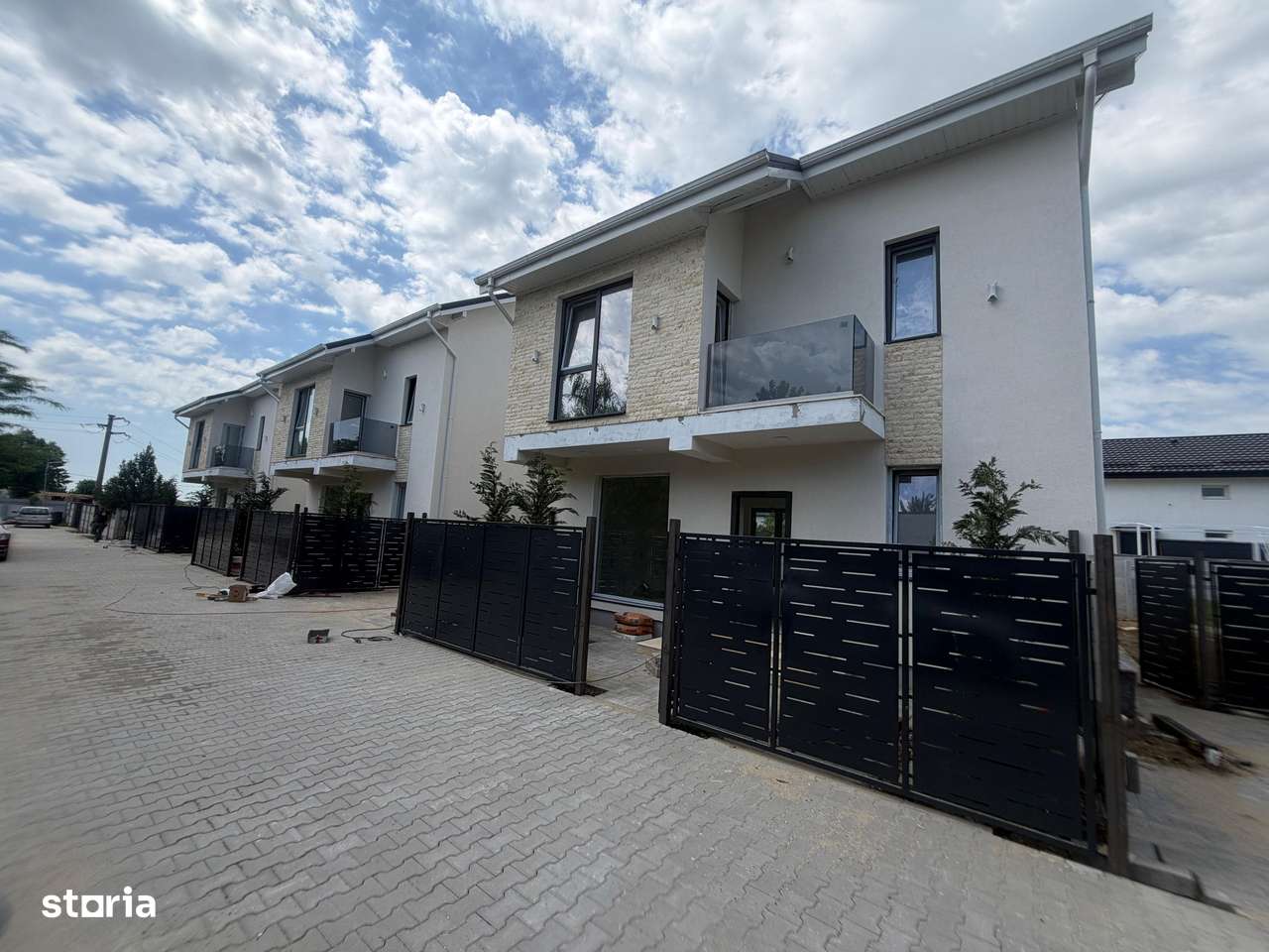 CASA INDIVIDUALA- 4 CAMERE, TOATE UTILITATILE, TEREN 240 MP, COMIS 0%-2