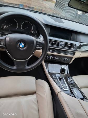 BMW Seria 5 520d xDrive Touring Luxury Line - 19