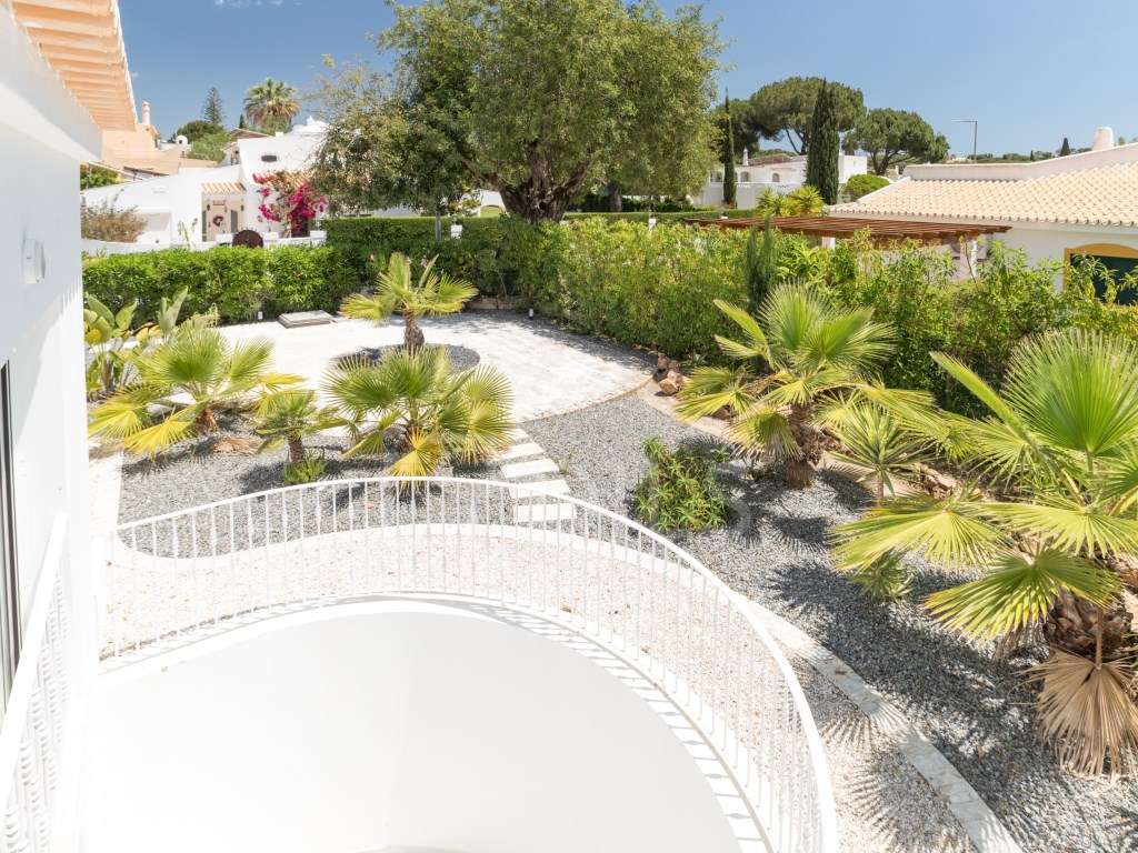 Moradia T4 com piscina em Vilamoura, Algarve-27