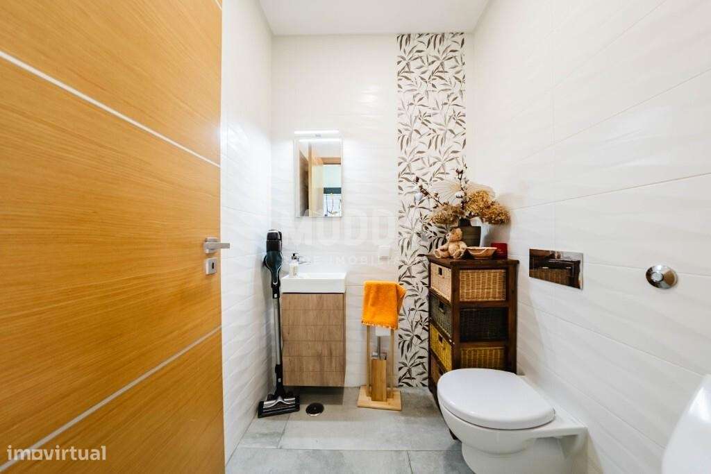 Moradia T3 Premium com Piscina, Jacuzzi e Design Contemporâneo na Foz-33