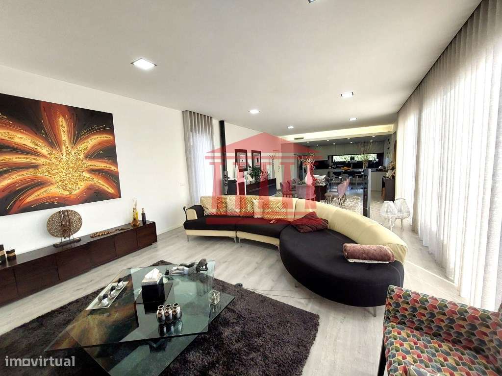 MORADIA TÉRREA SEMINOVA-20