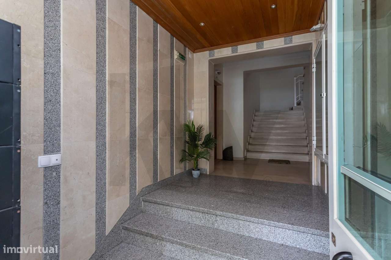 Apartamento T2 Espaçoso com Garagem e Arrecadação – Quinta das Amoreir-24