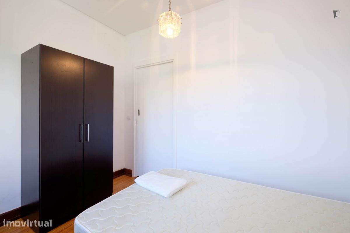 Quarto - localizado em Montes Claros Coimbra - Grande imagem: 4/10