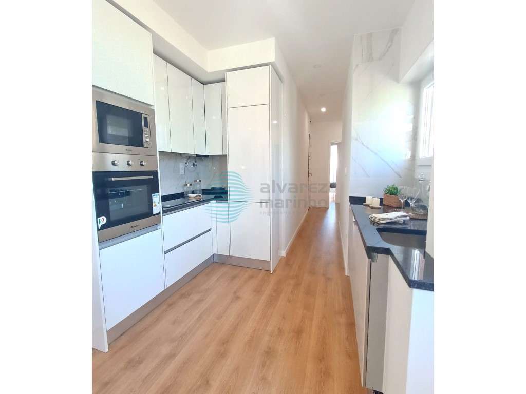 Apartamento T3 totalmente remodelado, em Benfica - Grande imagem: 3/22
