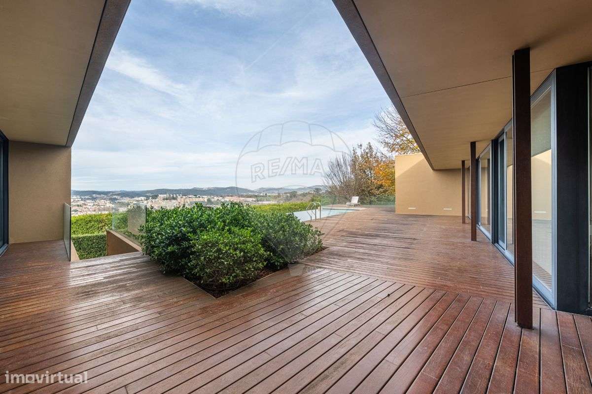 Moradia T5 para venda-22