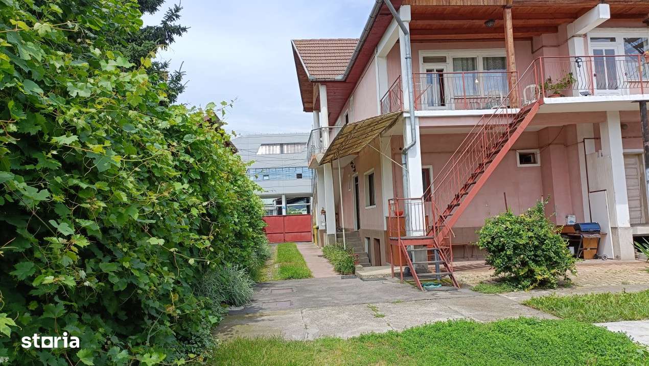 Casa de vanzare - complex imobiliar - Imagine principală: 3/17