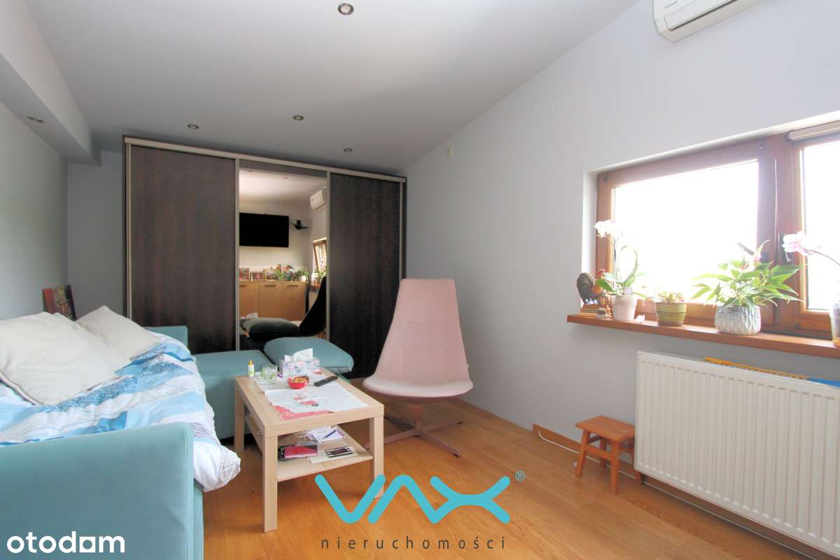 Dom w centrum, duża działka, garaże-16