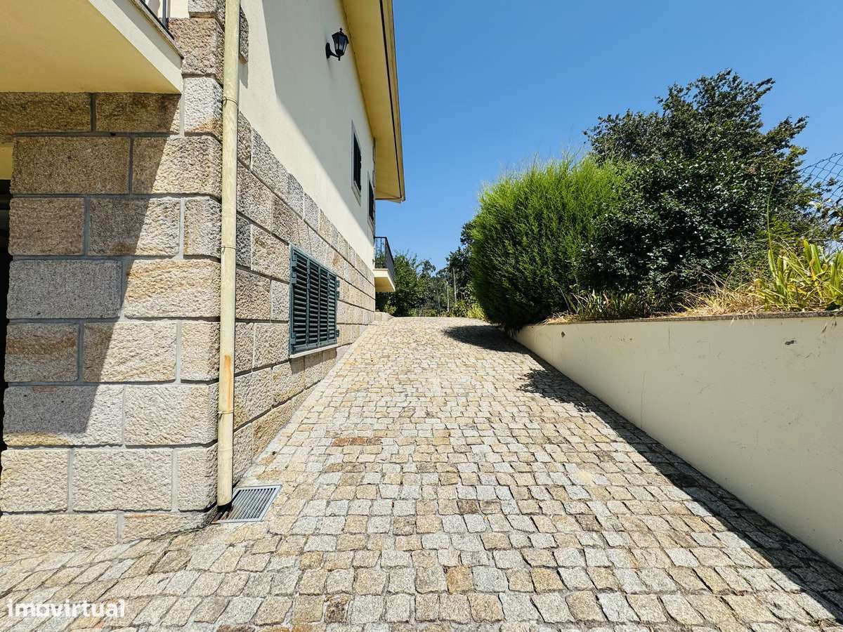 Moradia IndIvidual em Lago-9