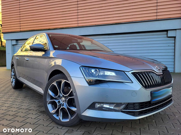 Skoda Superb 2.0 TDI DSG Sportline - 2