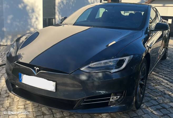 Tesla Model S - 1