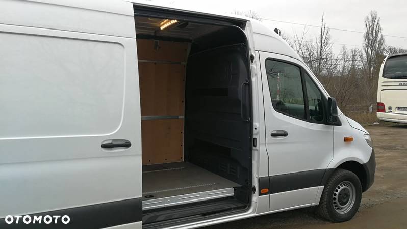 Mercedes-Benz Sprinter - 18